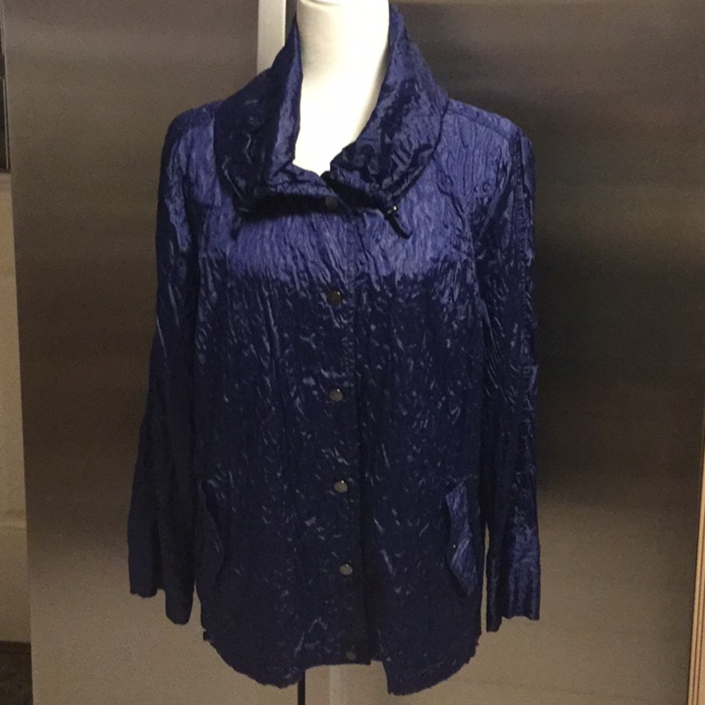NWOT Chico’s Size 2 Fits like Size 1 Zenergy Jacket L/S with pewter snaps.